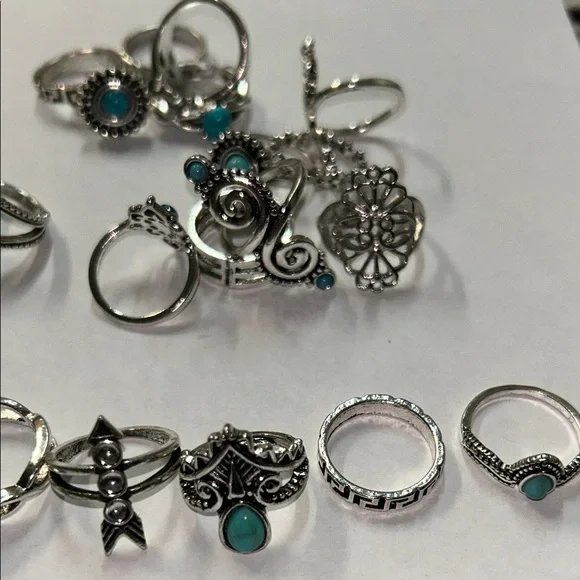 5 RANDOM RINGS - random sizes - all new - Picture 4 of 8